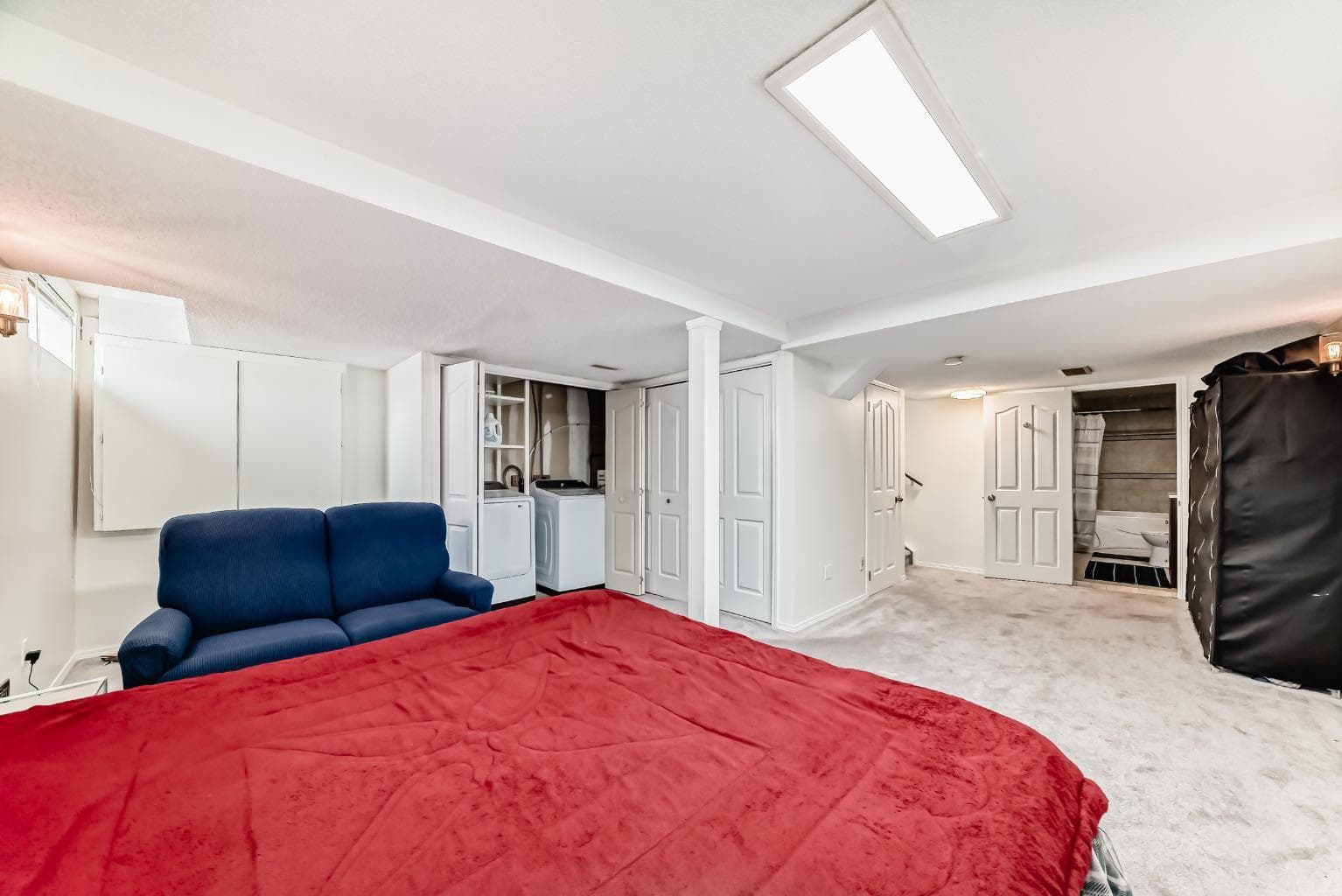 325 Mt Douglas Manor SE