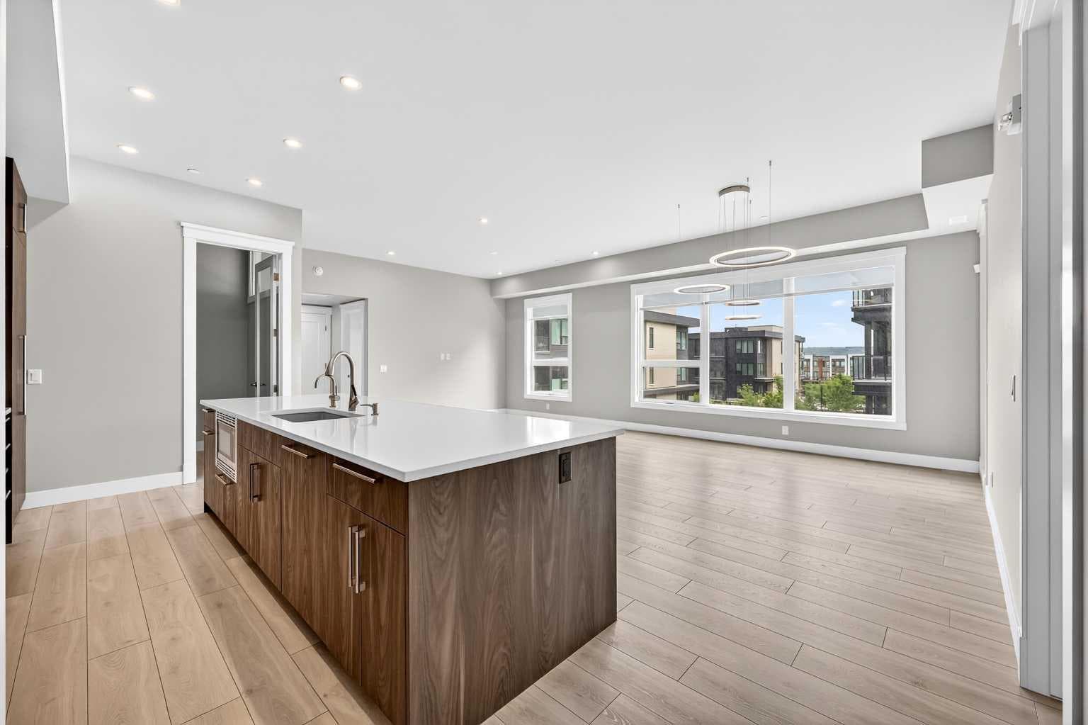 302, 275 Lebel Crescent NW