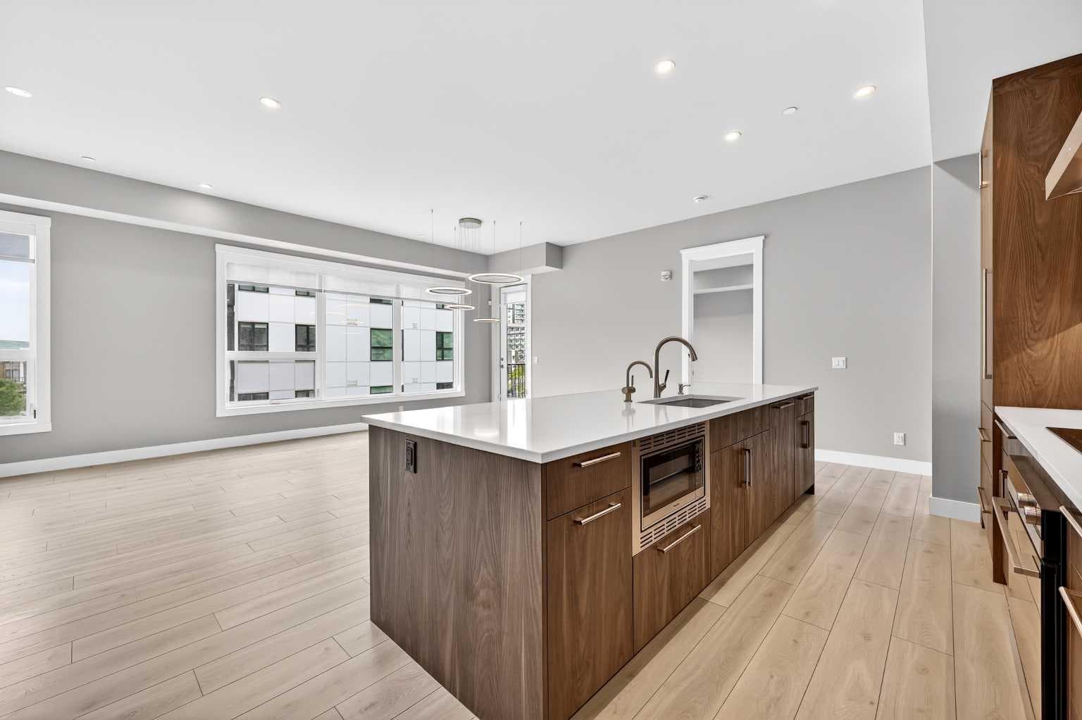 302, 275 Lebel Crescent NW