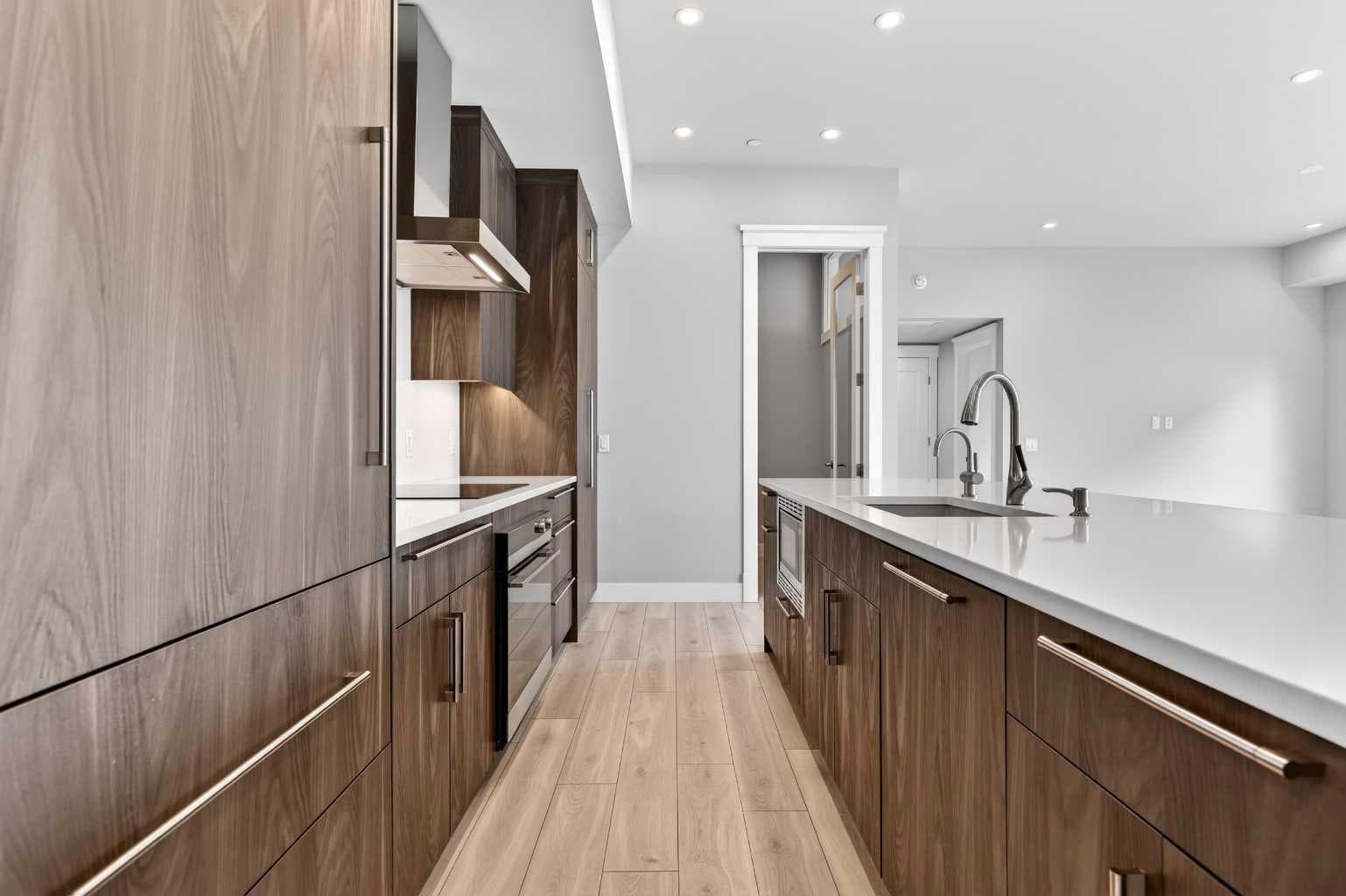302, 275 Lebel Crescent NW