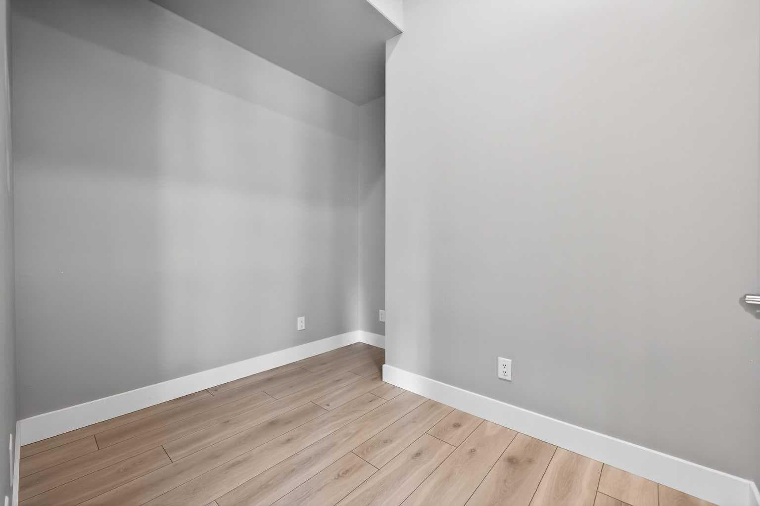 302, 275 Lebel Crescent NW