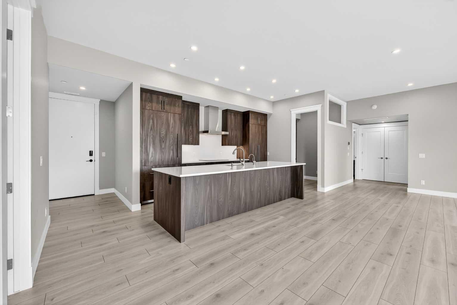 302, 275 Lebel Crescent NW