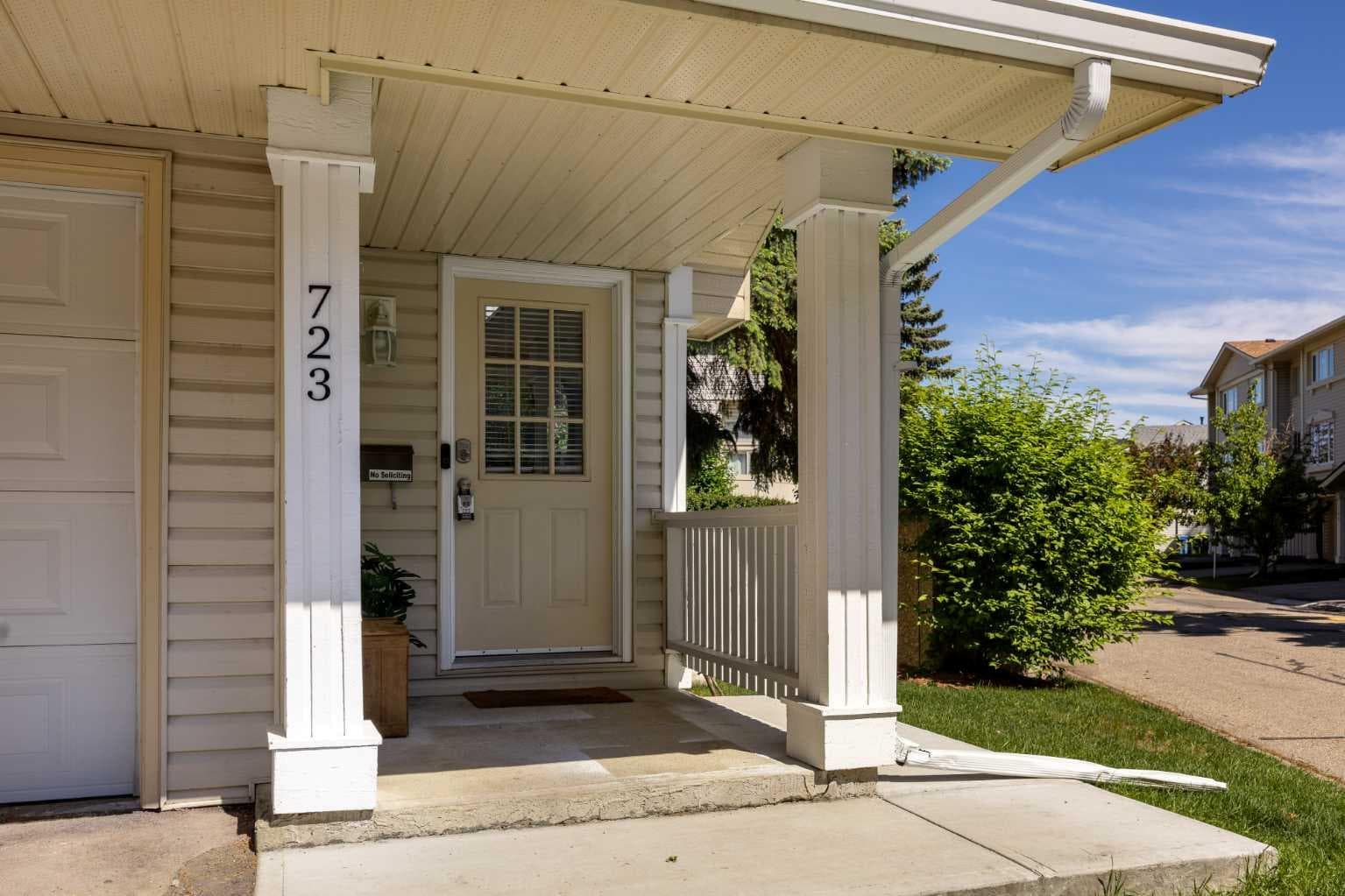 723 Queenston Terrace SE