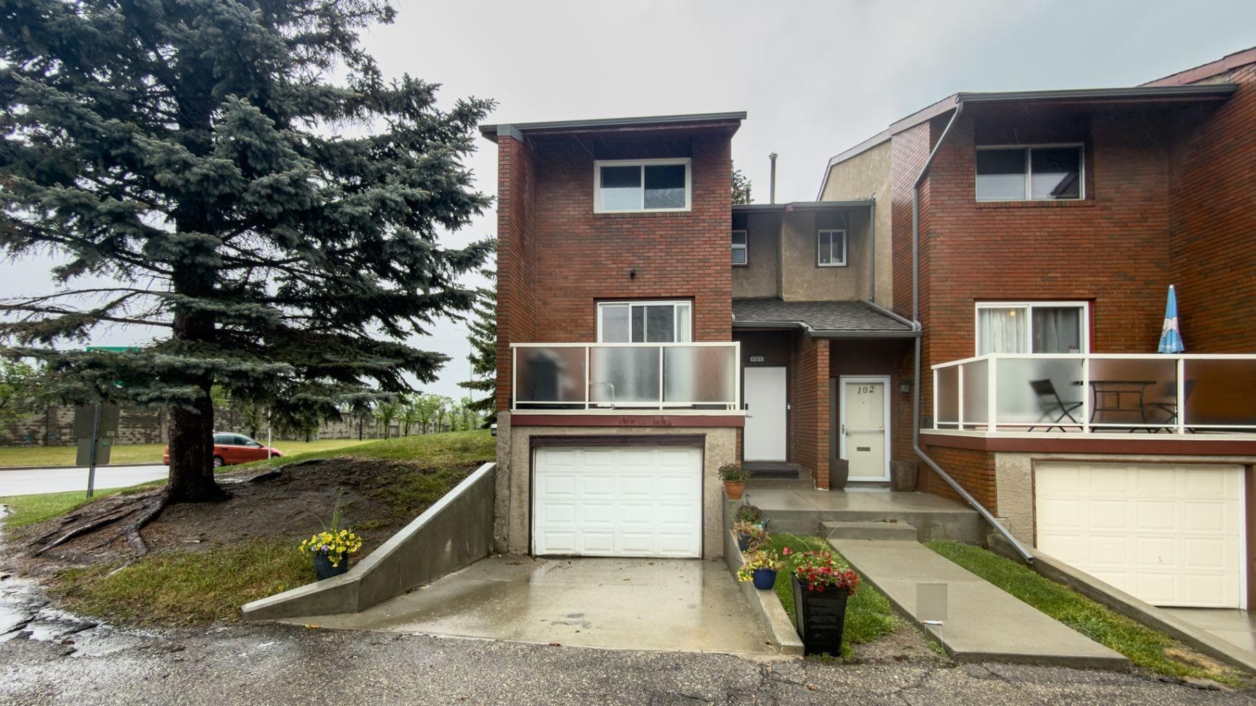 101, 1305 Glenmore Trail 
