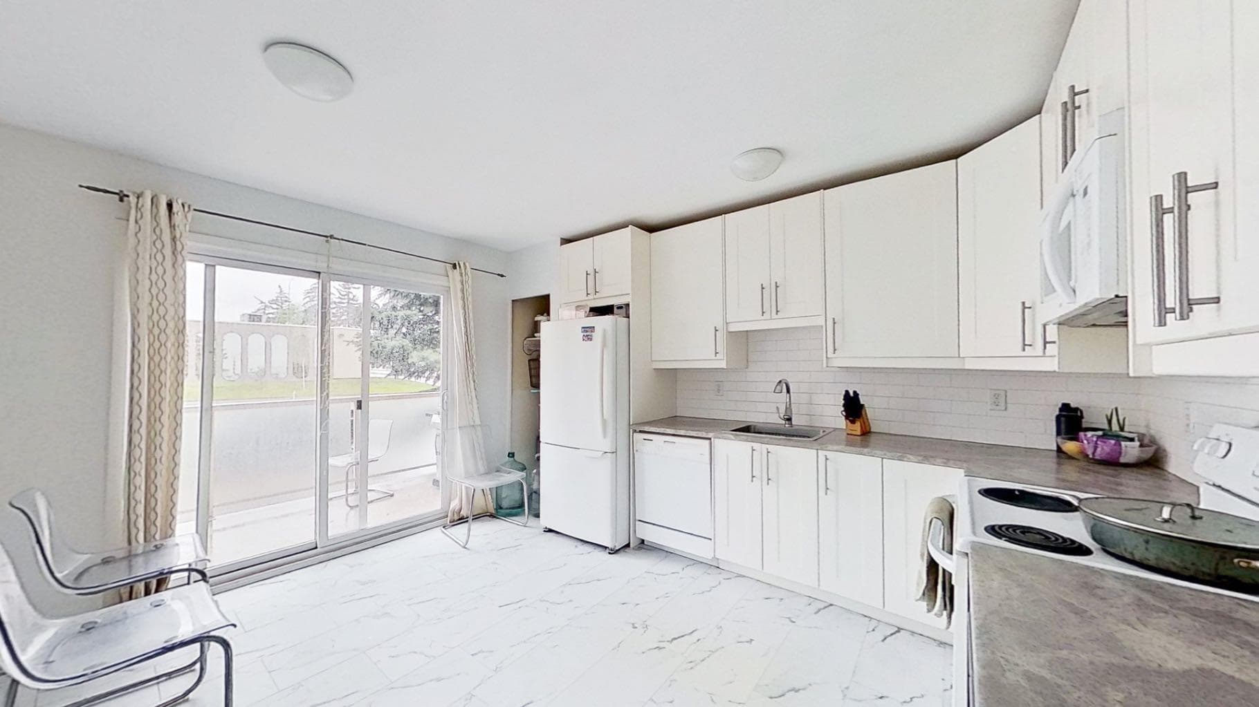 101, 1305 Glenmore Trail 