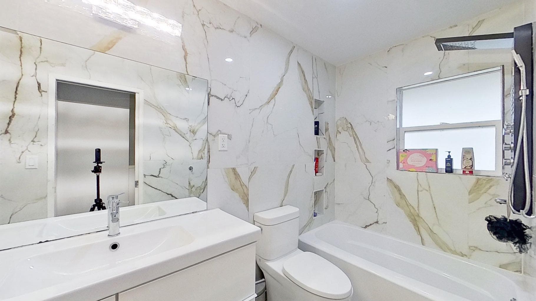 101, 1305 Glenmore Trail 