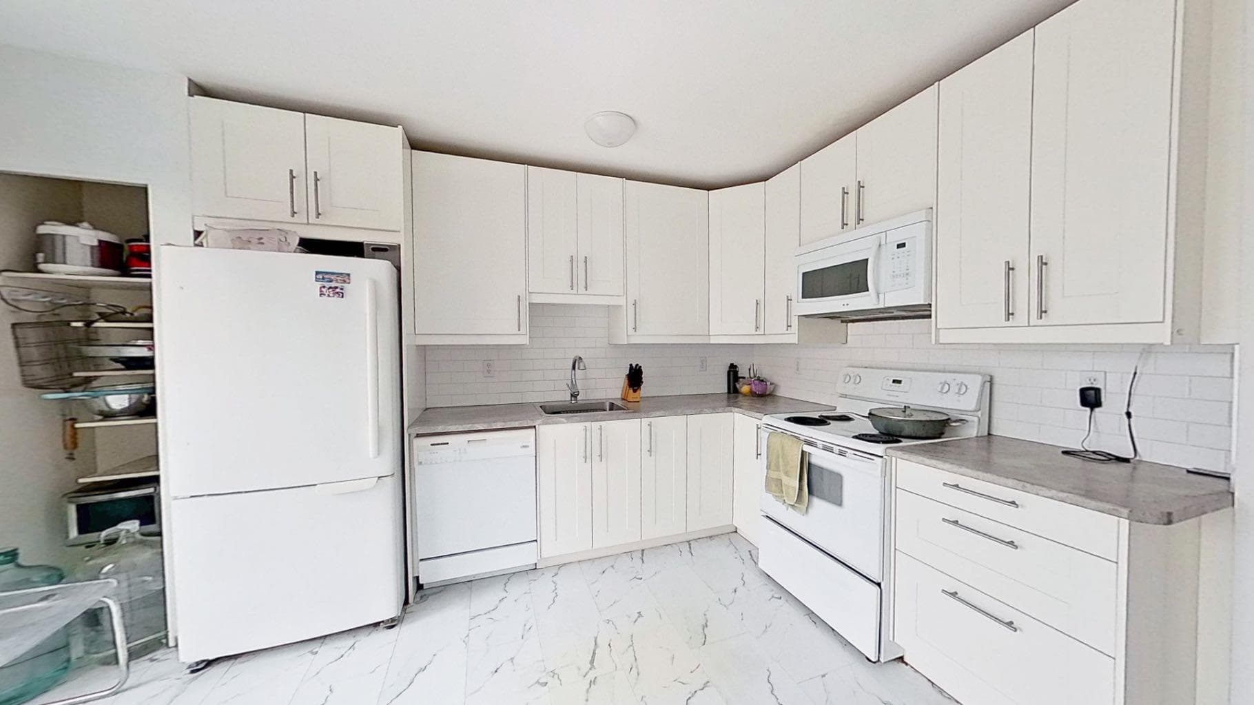101, 1305 Glenmore Trail 