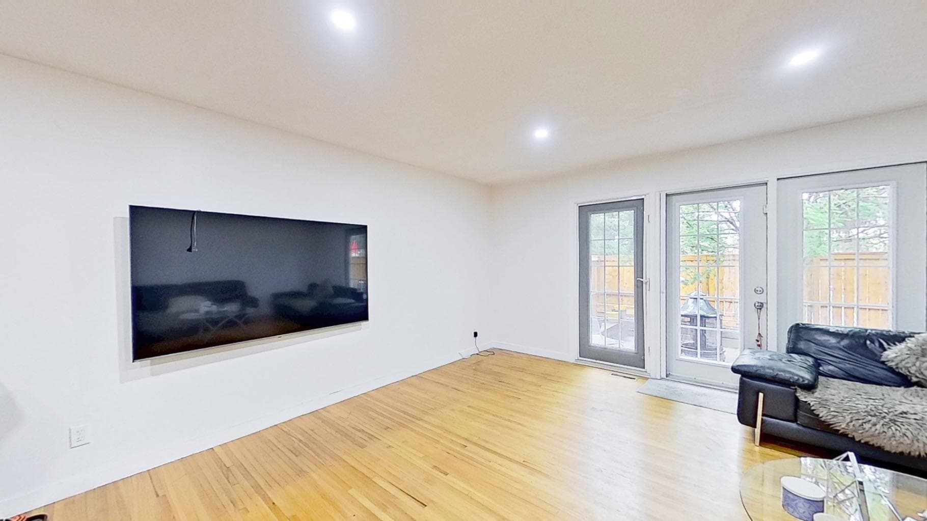 101, 1305 Glenmore Trail 