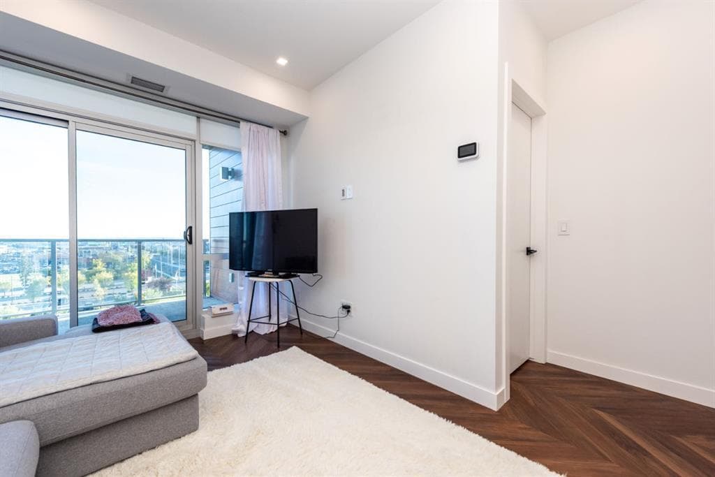 516, 8505 Broadcast Avenue SW