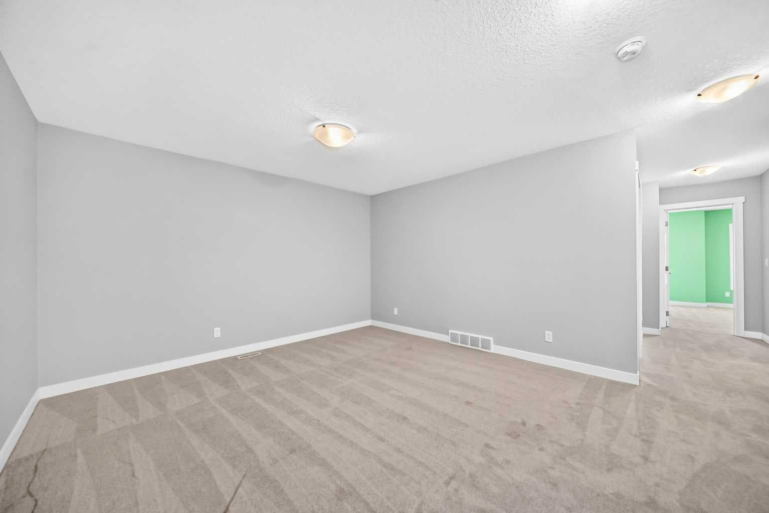 110 Crestbrook Way SW