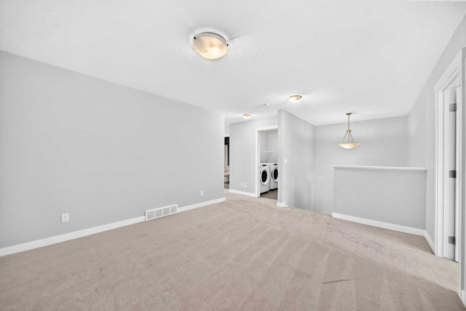 110 Crestbrook Way SW