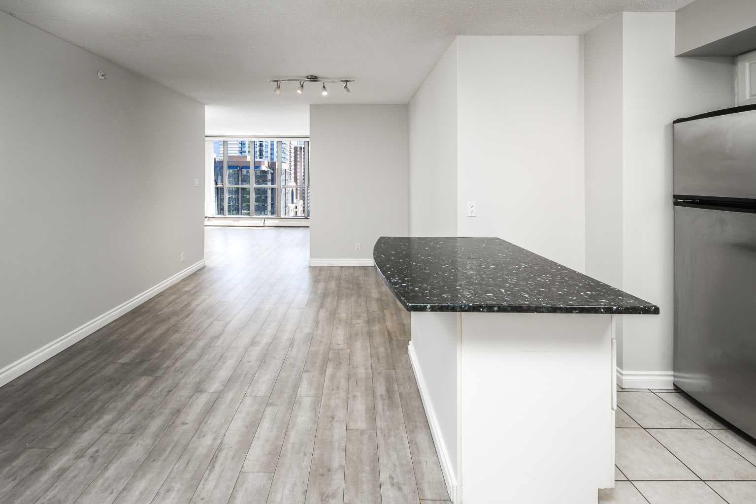 1305, 650 10 Street SW