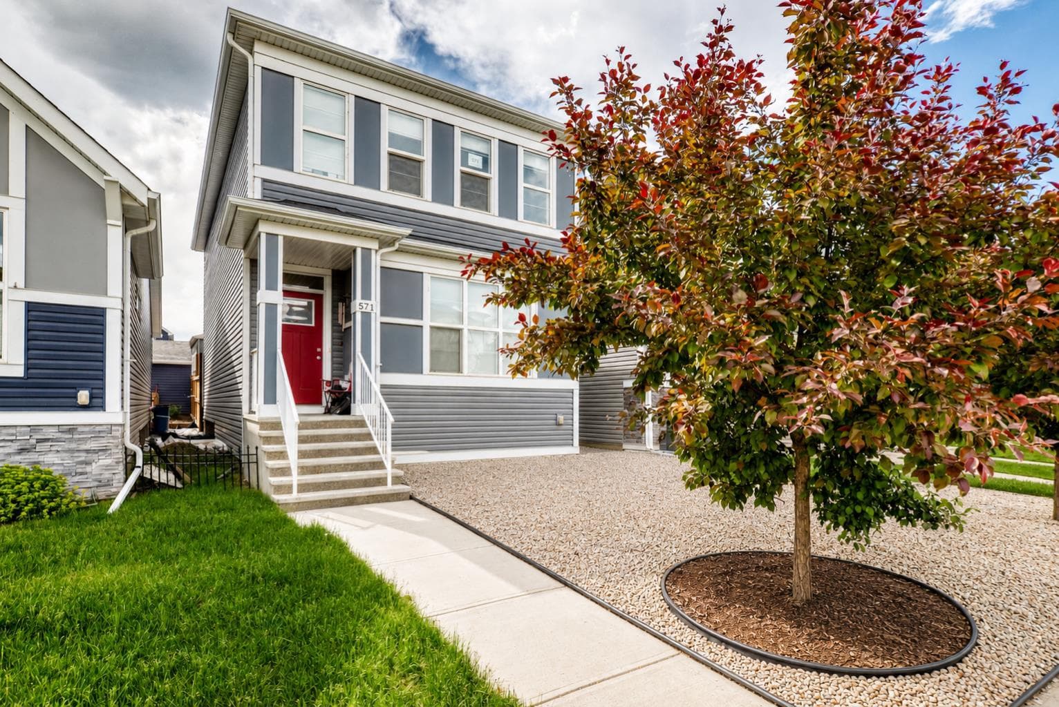 571 Seton Circle SE