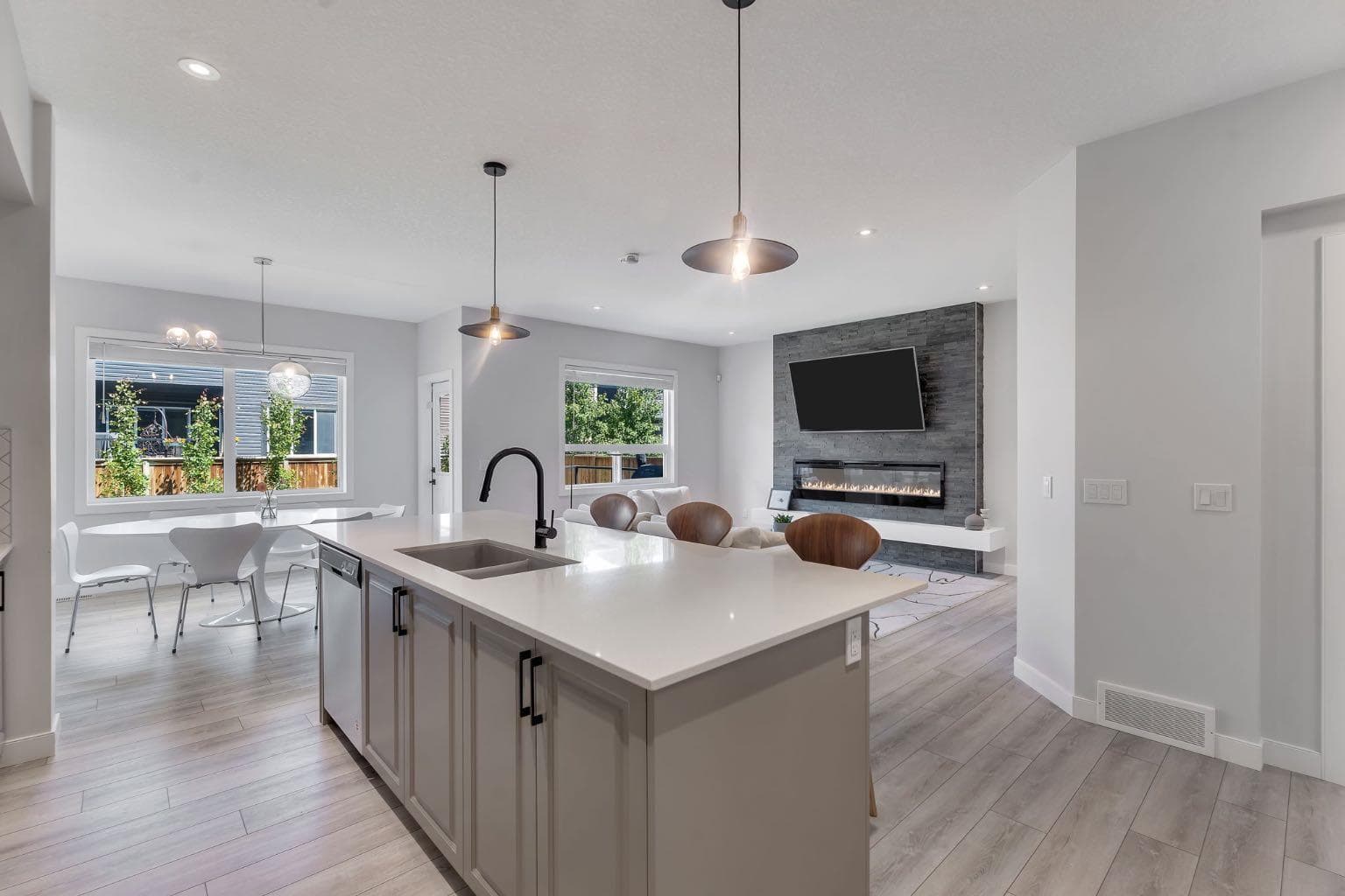 720 Midtown Drive SW