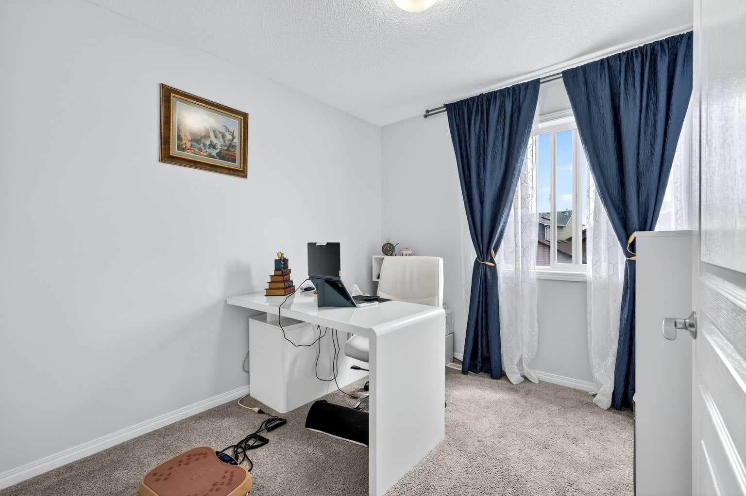 58 Auburn Crest Green SE
