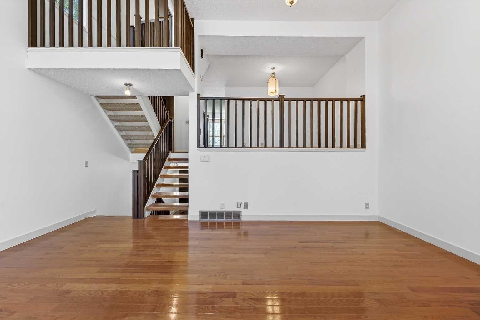 1, 185 Woodridge Drive SW