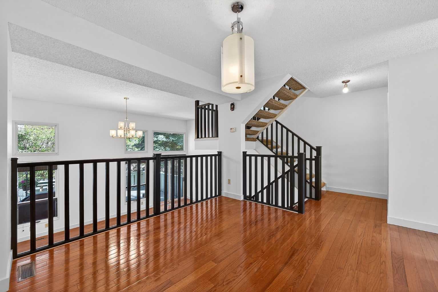 1, 185 Woodridge Drive SW
