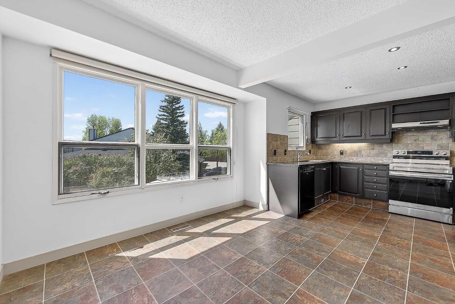 1, 185 Woodridge Drive SW