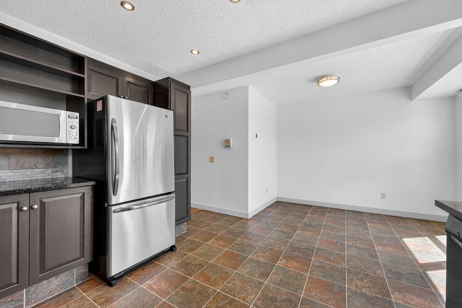 1, 185 Woodridge Drive SW