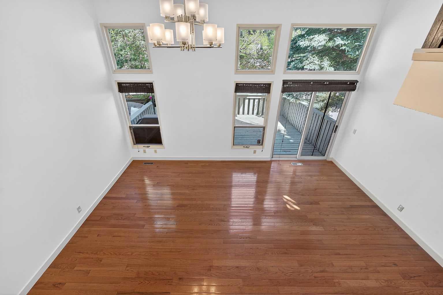 1, 185 Woodridge Drive SW