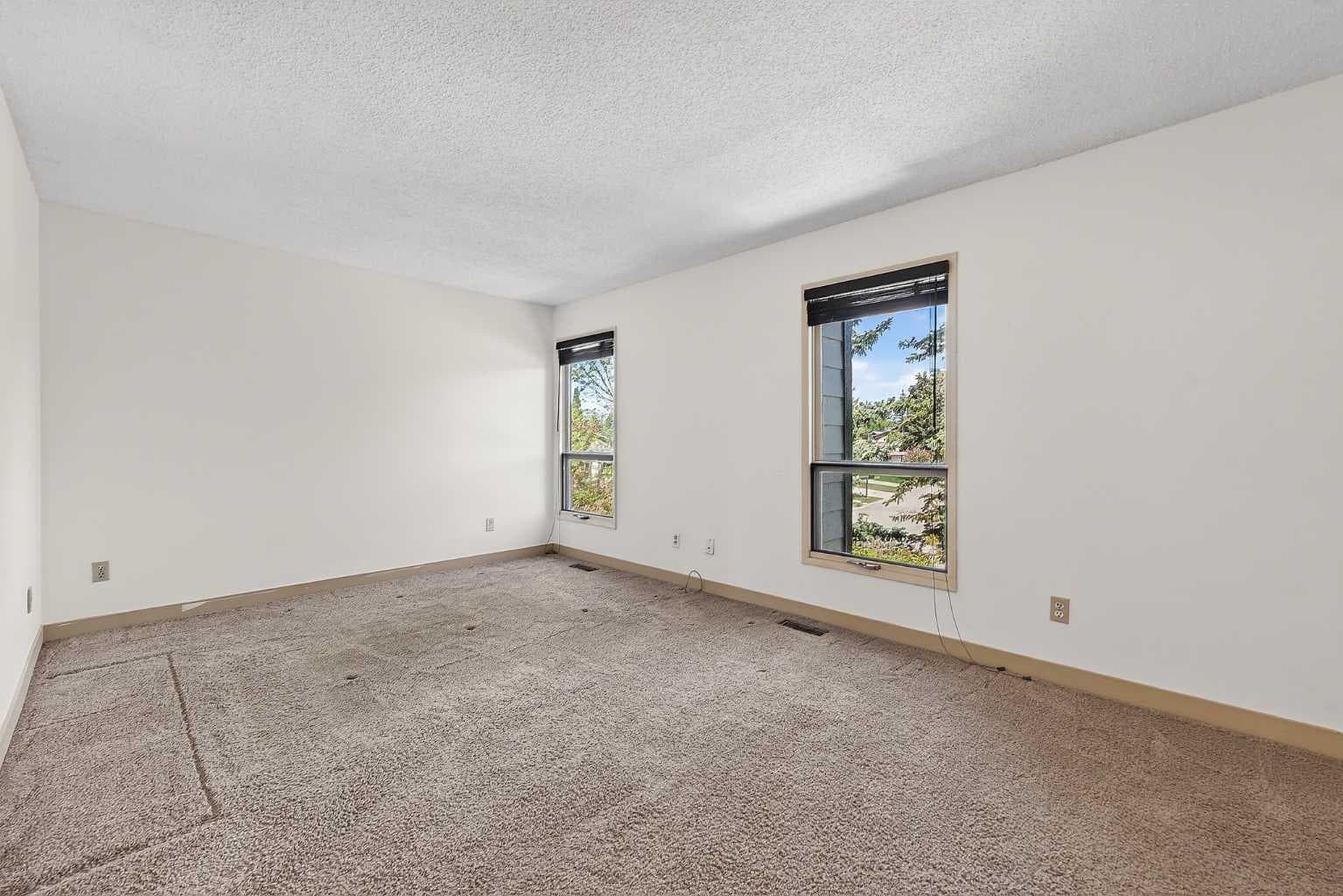 1, 185 Woodridge Drive SW