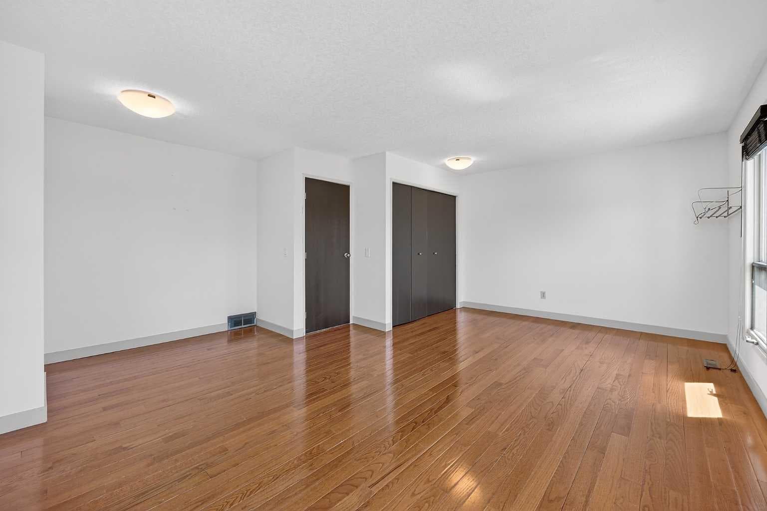 1, 185 Woodridge Drive SW