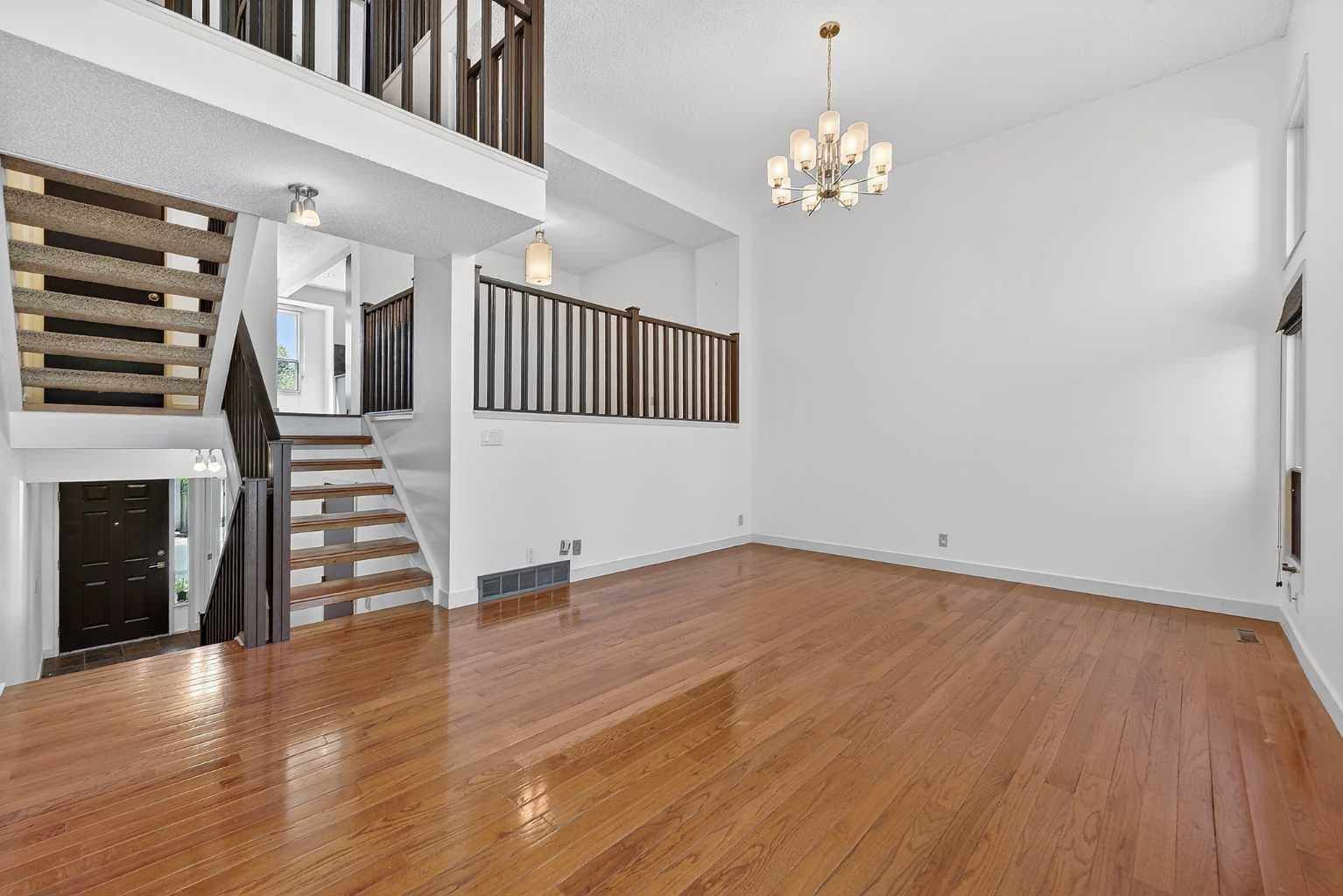 1, 185 Woodridge Drive SW