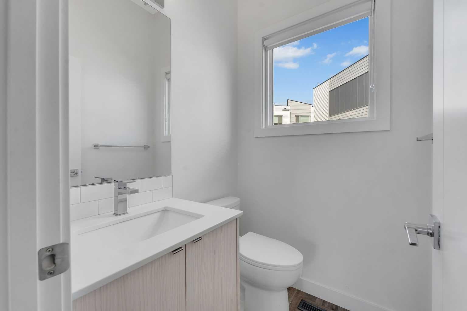 208, 101 Panatella Square NW