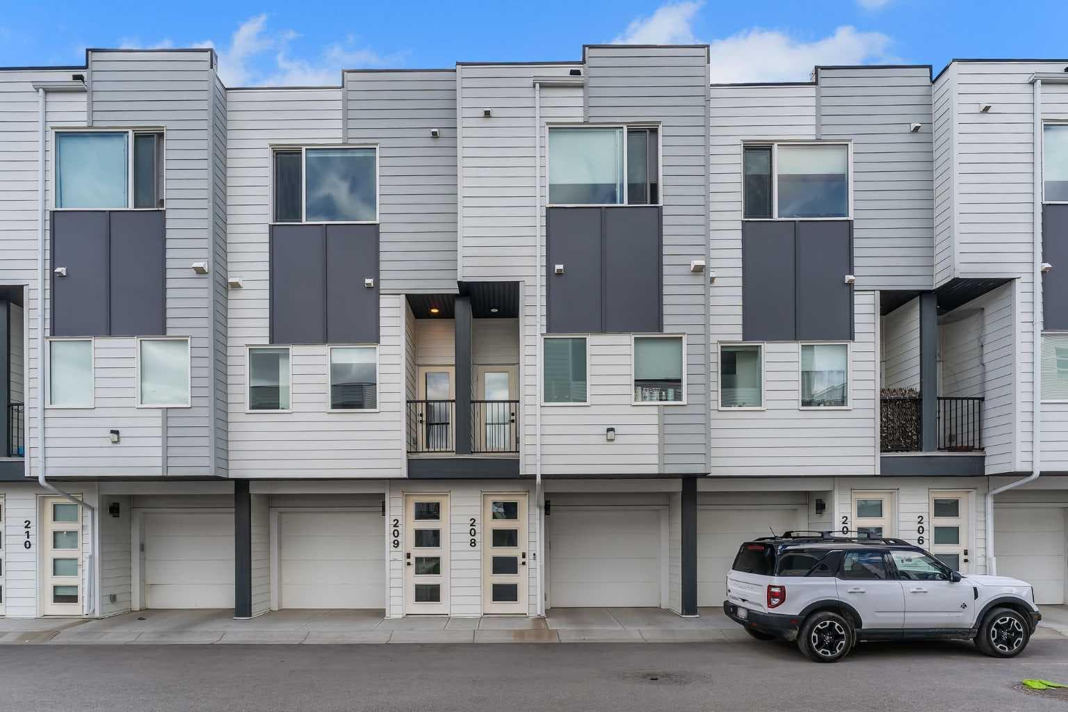 208, 101 Panatella Square NW