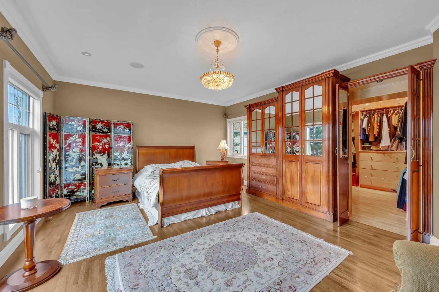 216 Evergreen Heath SW