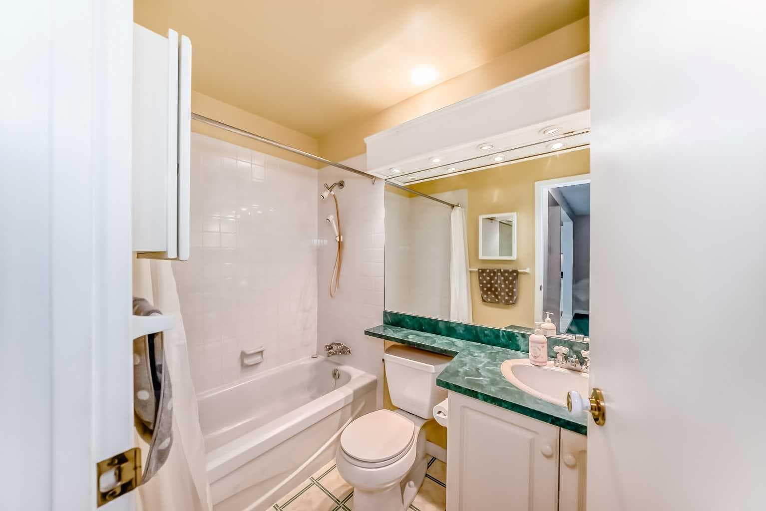 3301, 393 Patterson Hill SW