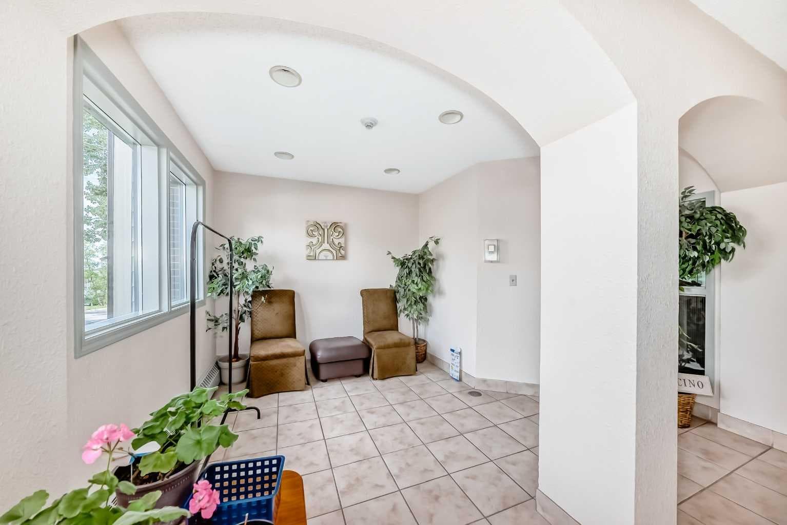 3301, 393 Patterson Hill SW