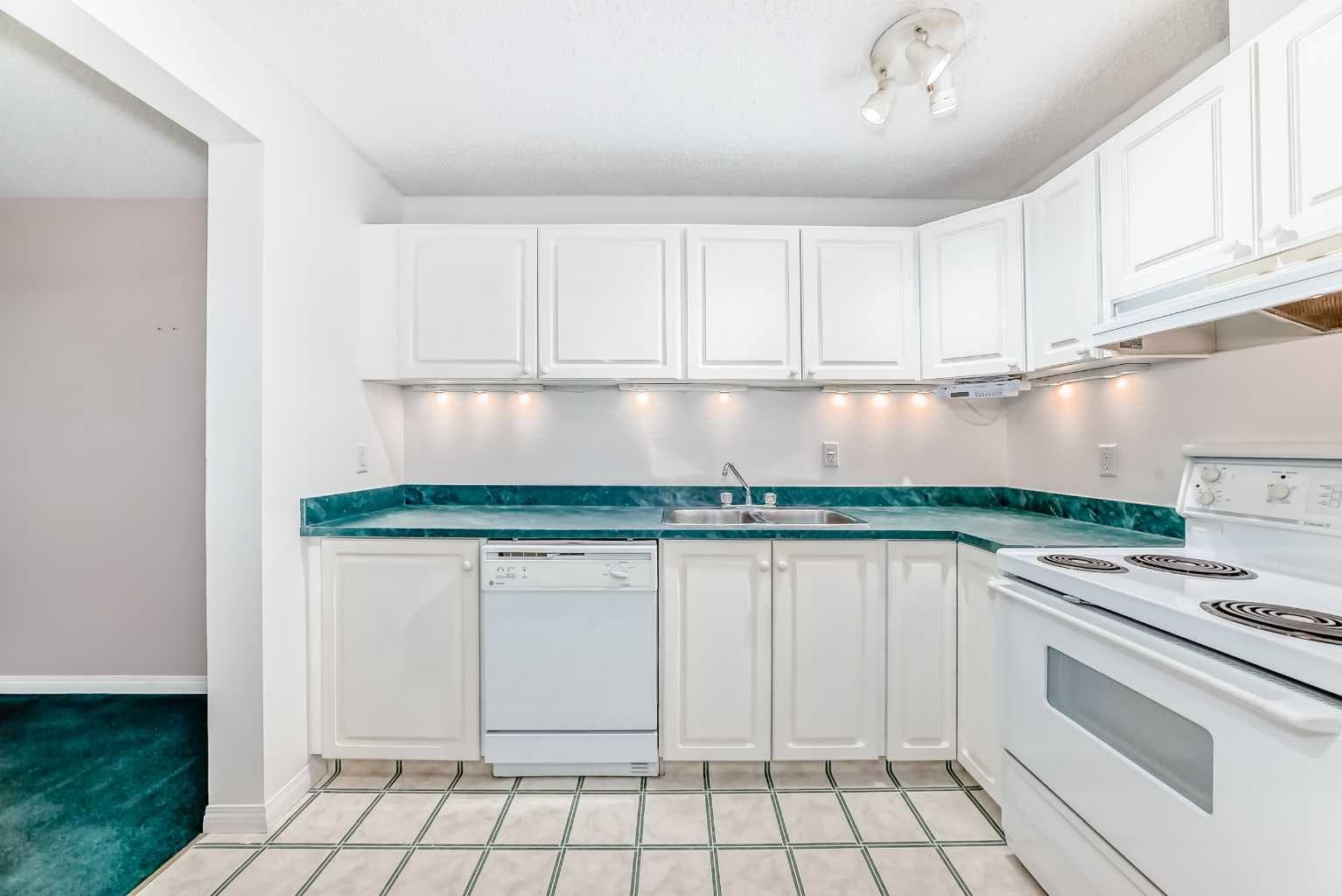 3301, 393 Patterson Hill SW