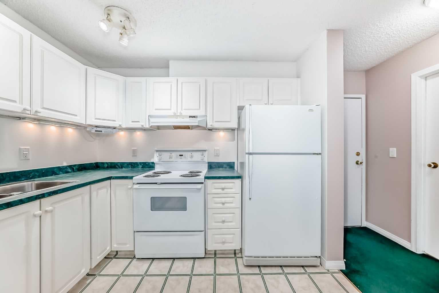 3301, 393 Patterson Hill SW