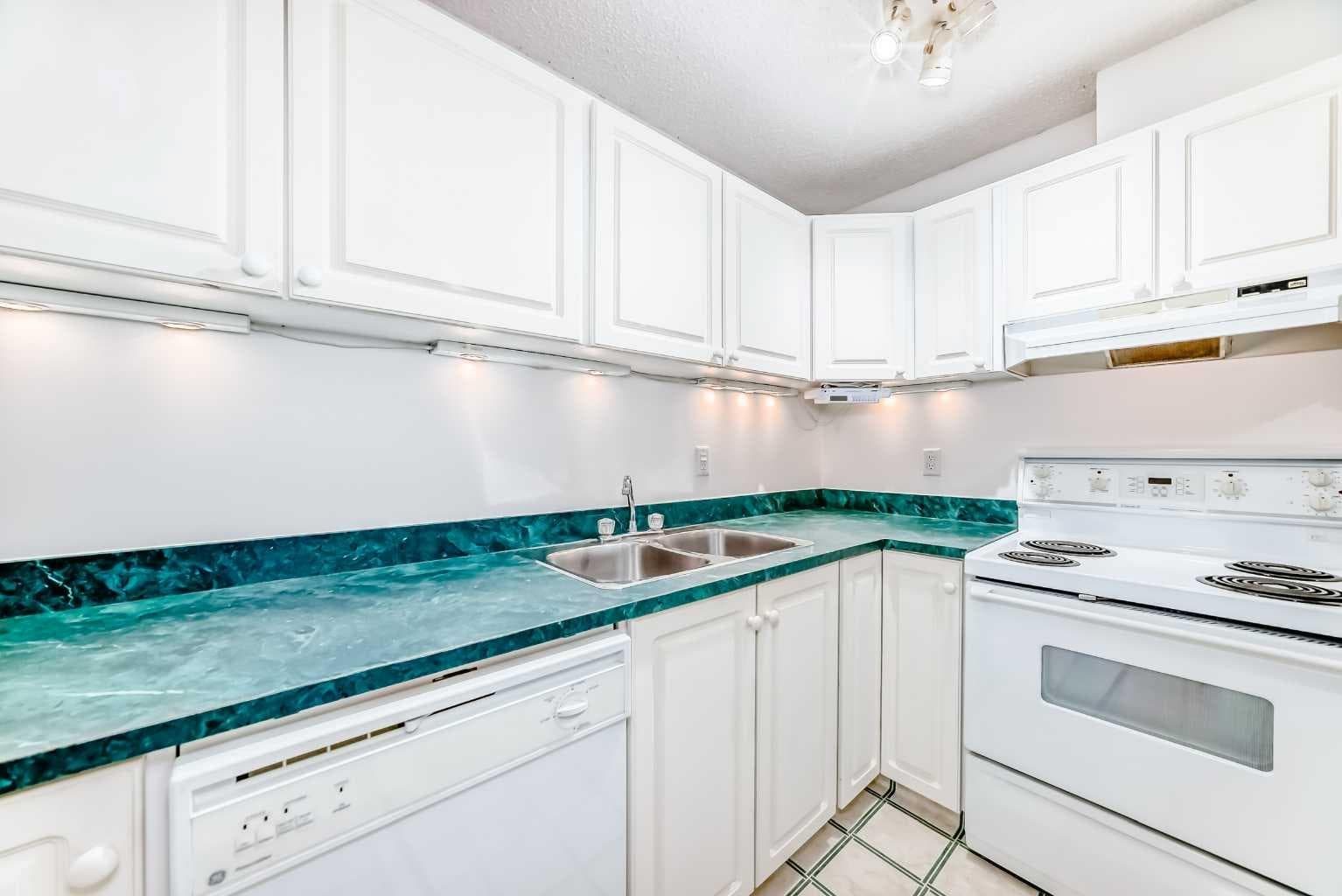 3301, 393 Patterson Hill SW