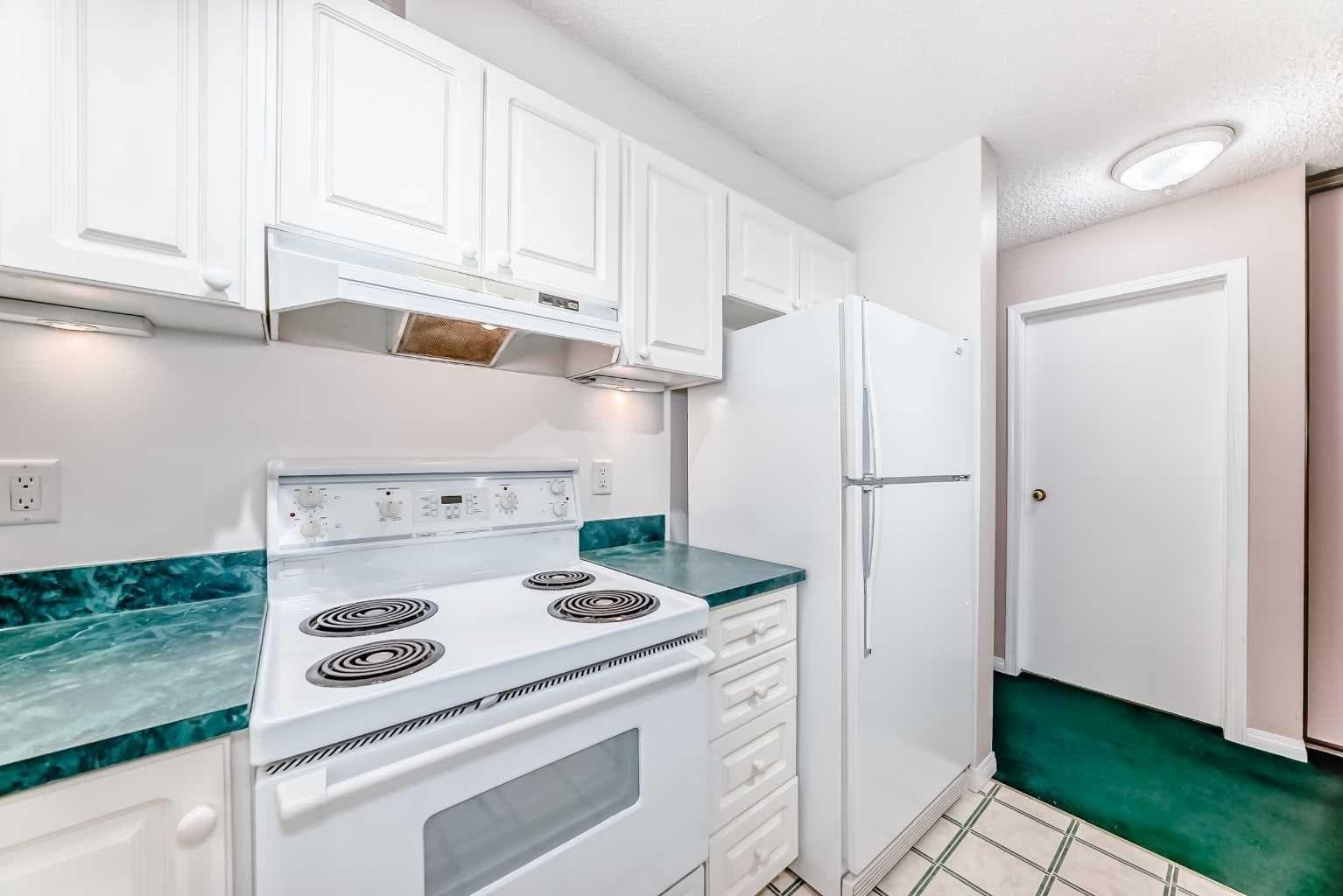 3301, 393 Patterson Hill SW