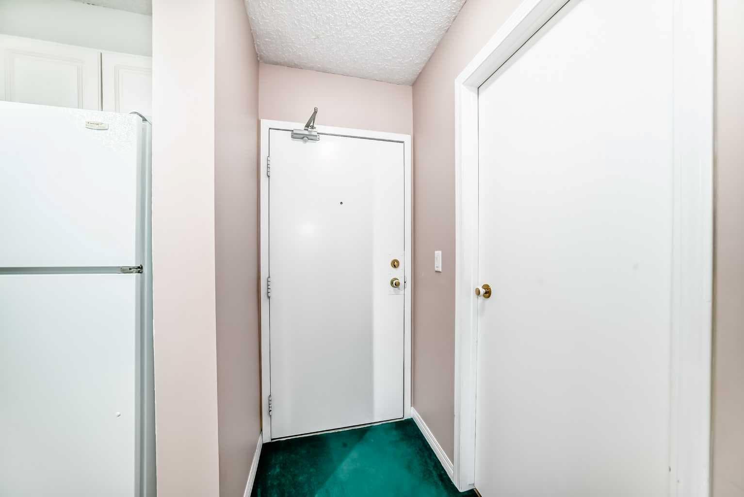 3301, 393 Patterson Hill SW