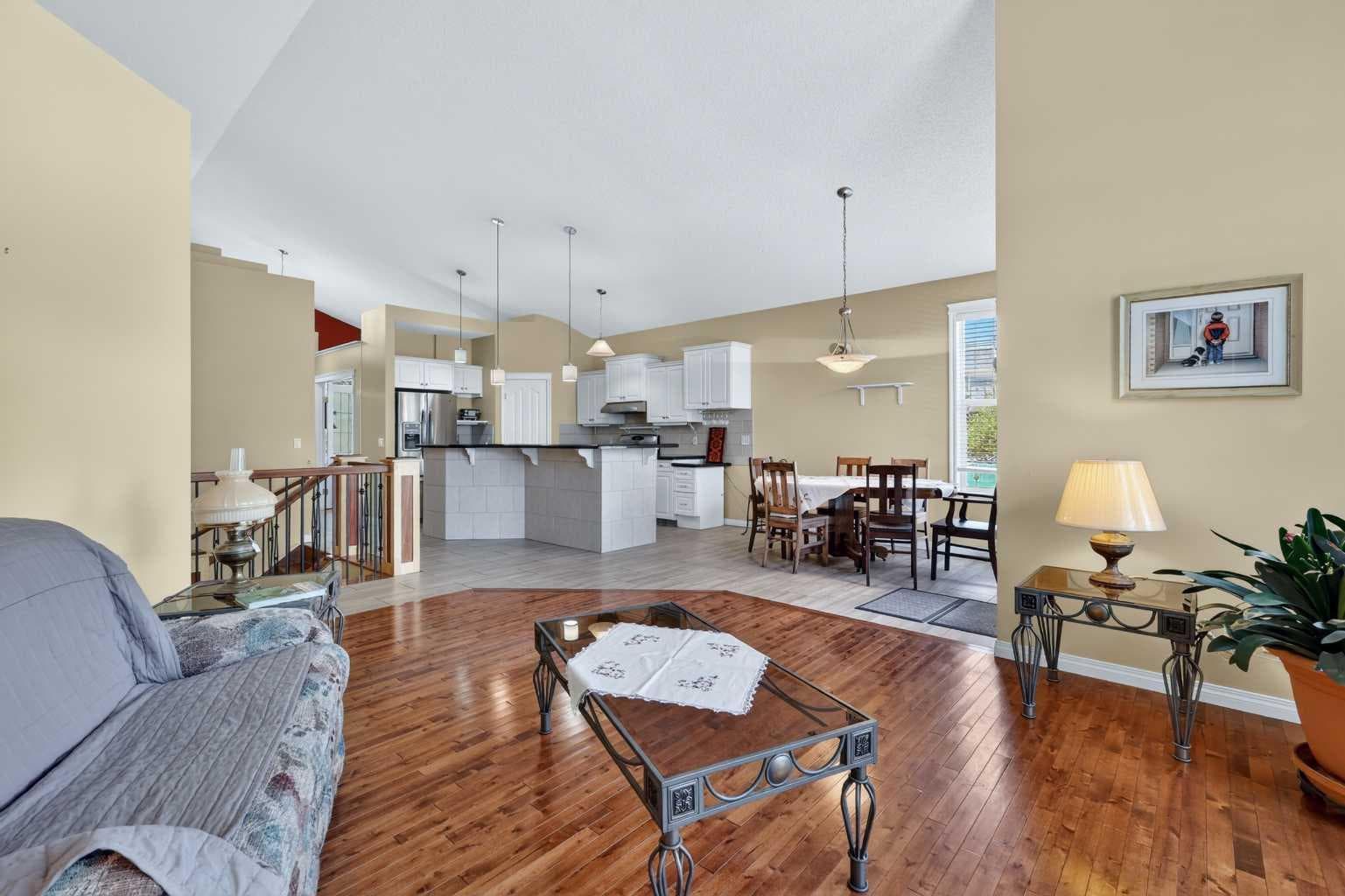 118 Invermere Drive Drive 