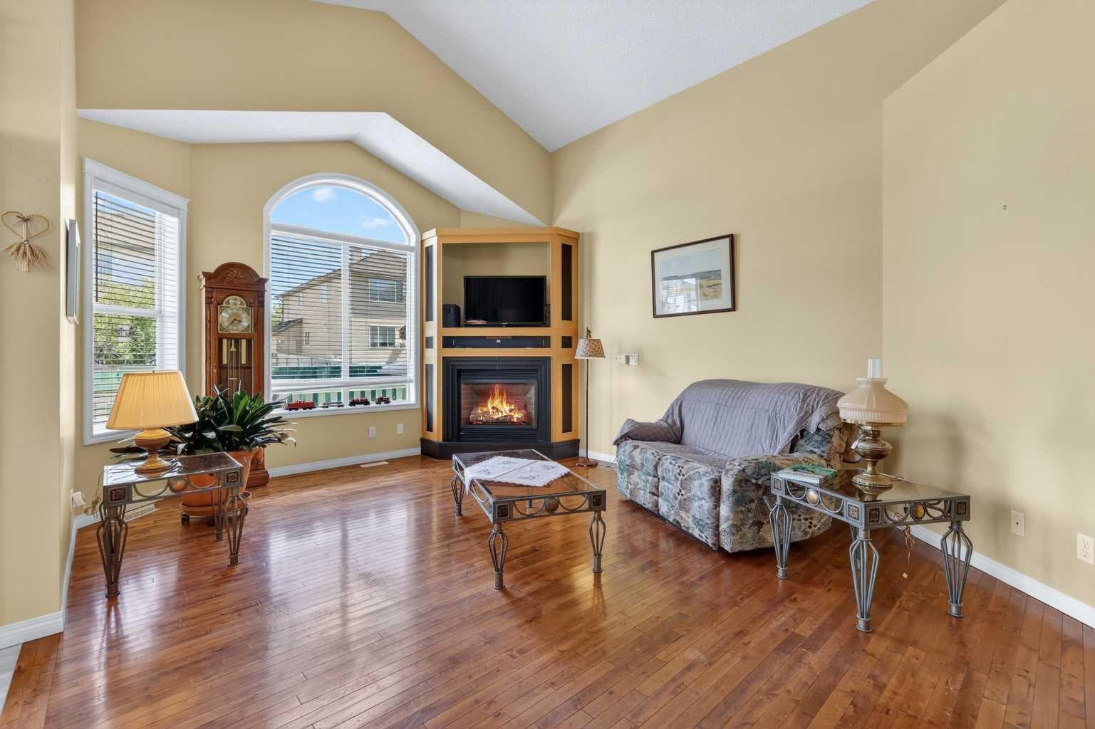 118 Invermere Drive Drive 