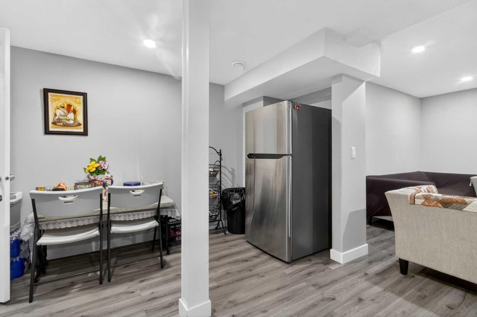 23 Red Sky Manor 