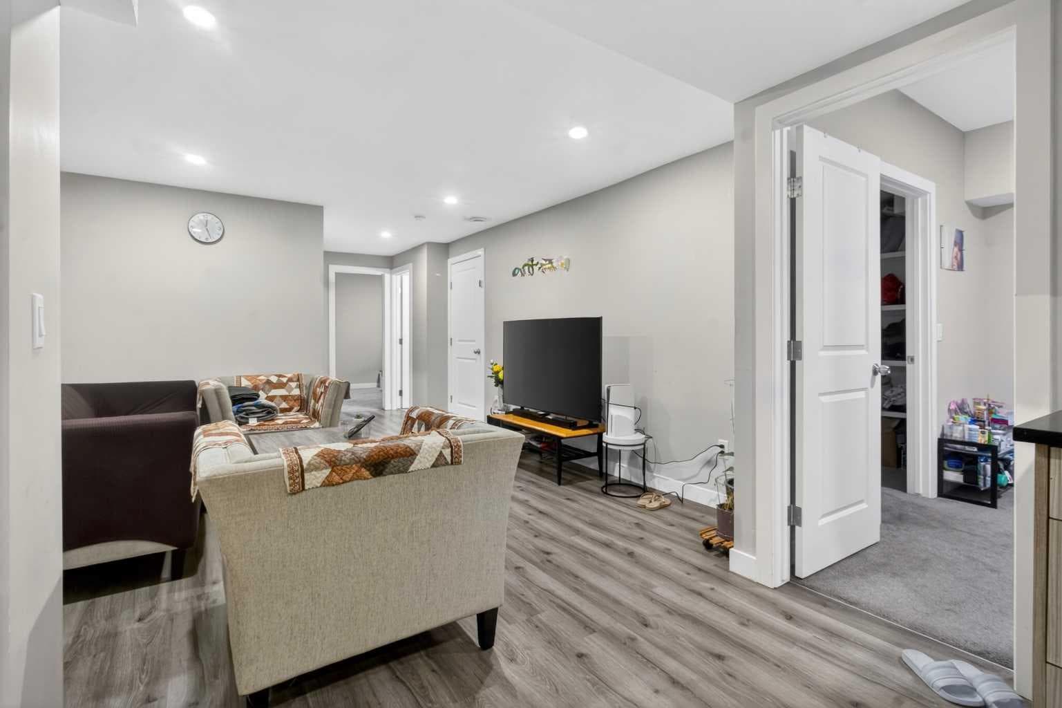 23 Red Sky Manor 