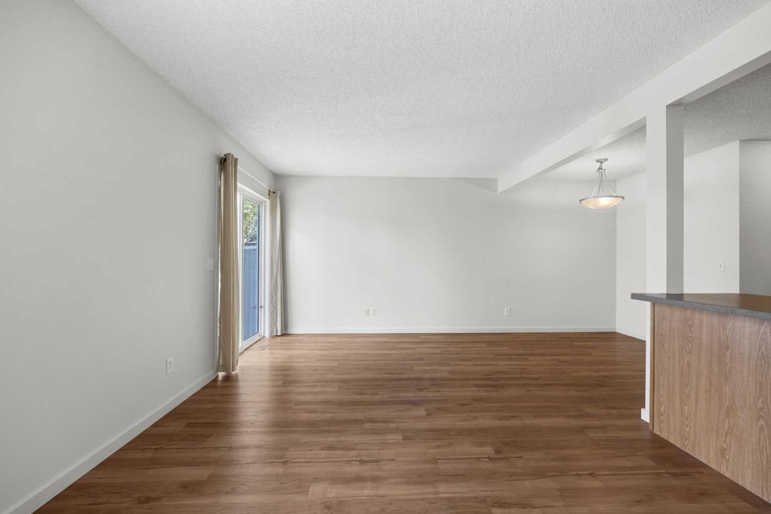 27 Panatella Villas NW
