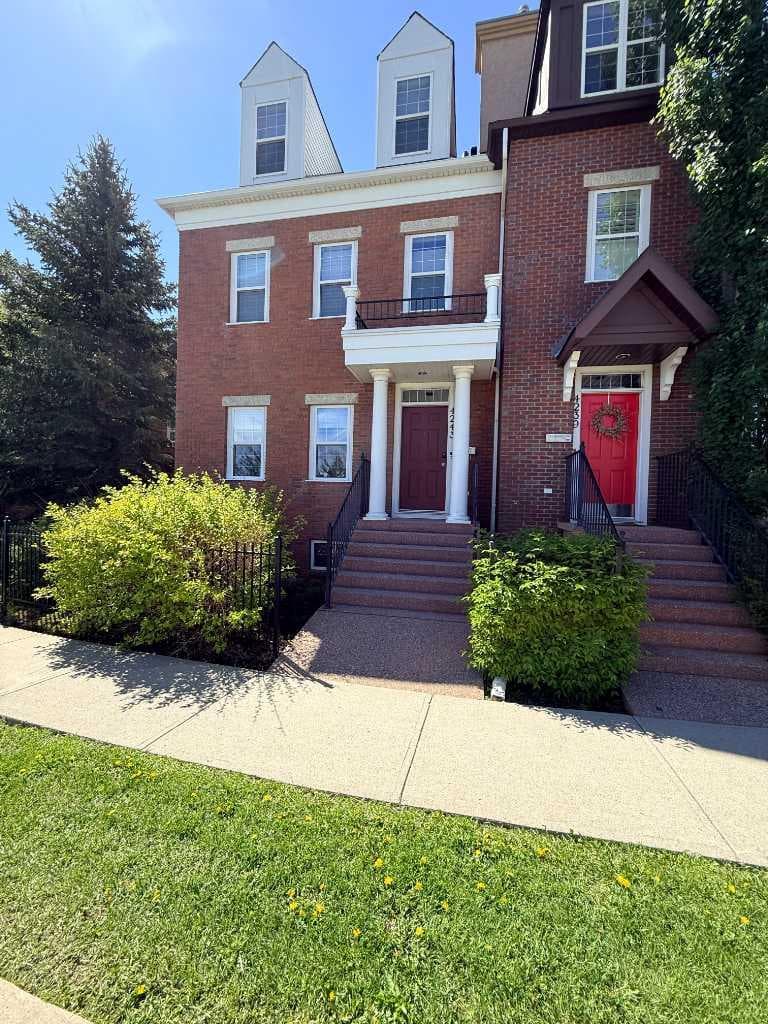 4243 Passchendaele Road SW