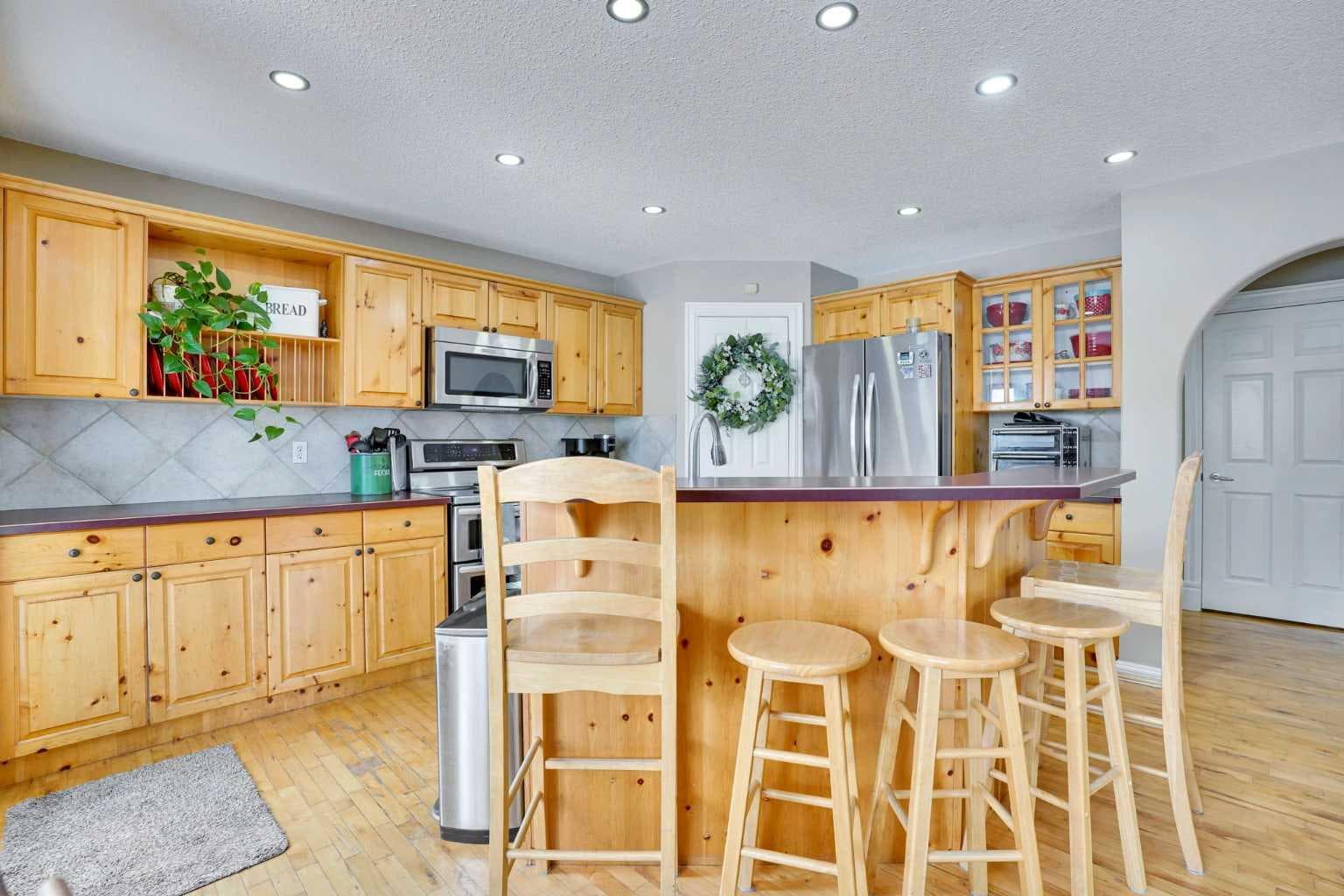 251 Lakeview Cove 