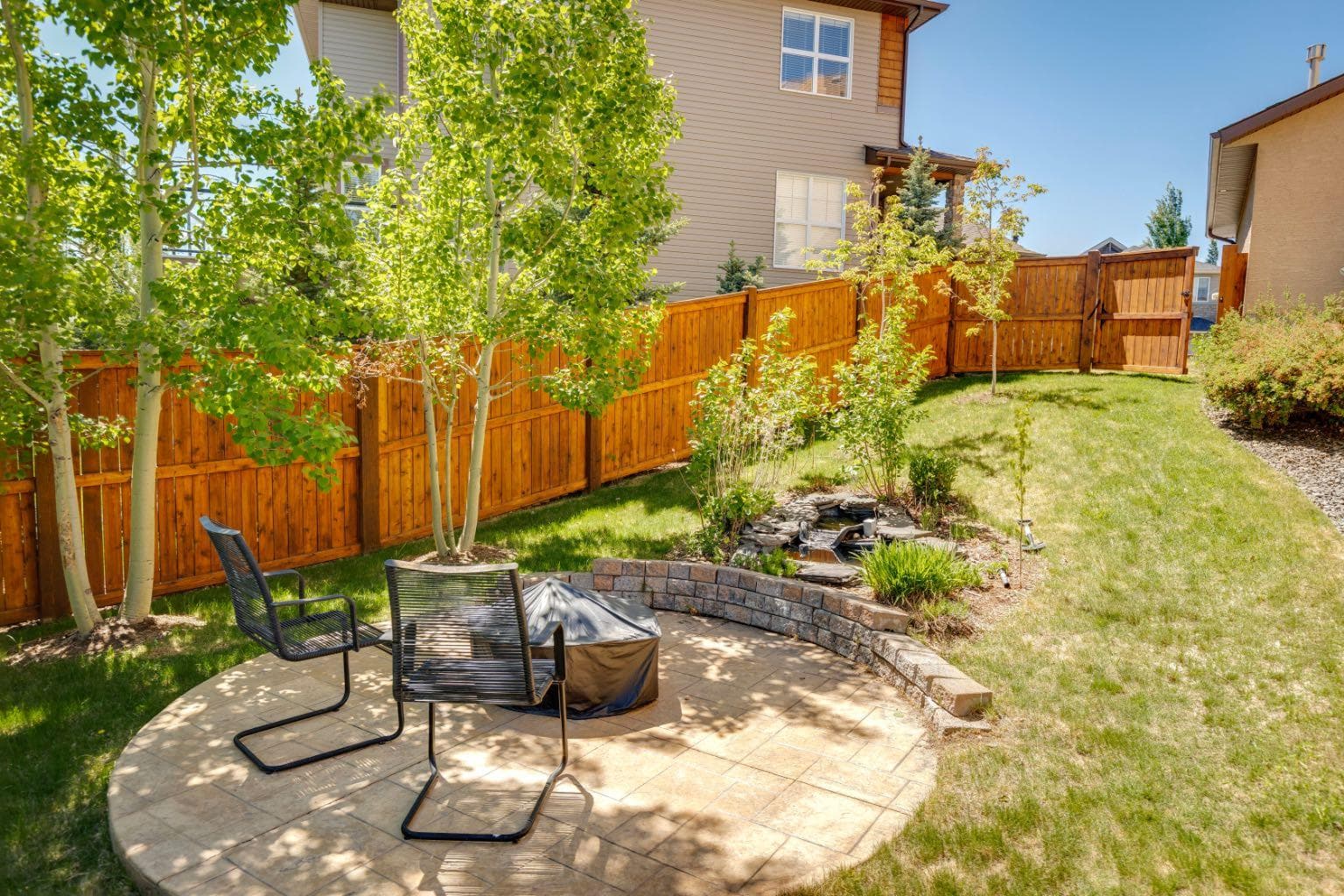 35 Tremblant Point SW