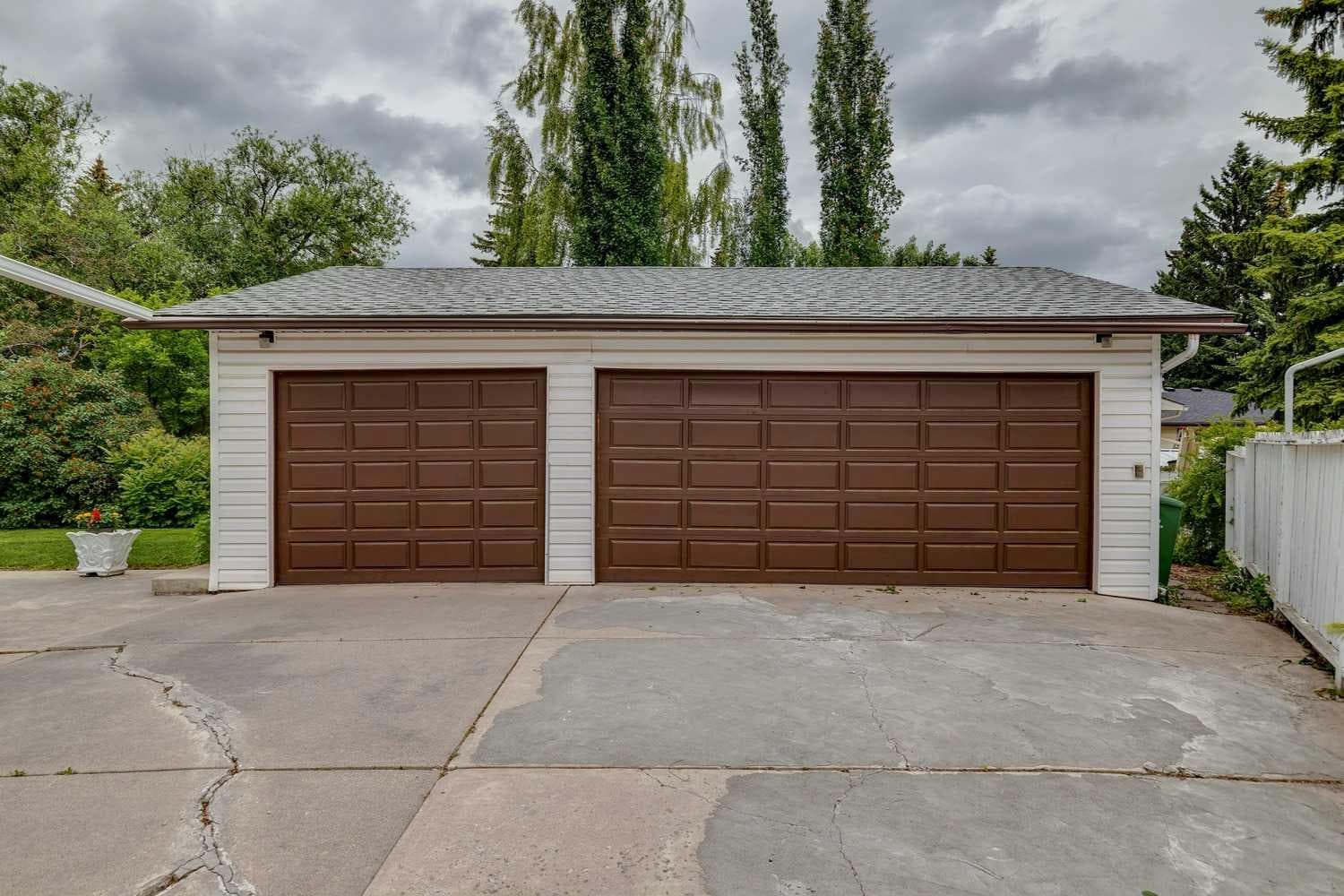 5036 Vallance Crescent NW