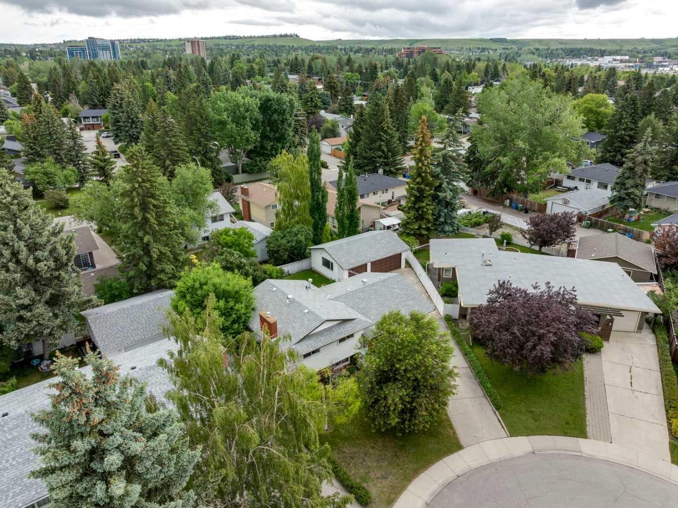 5036 Vallance Crescent NW