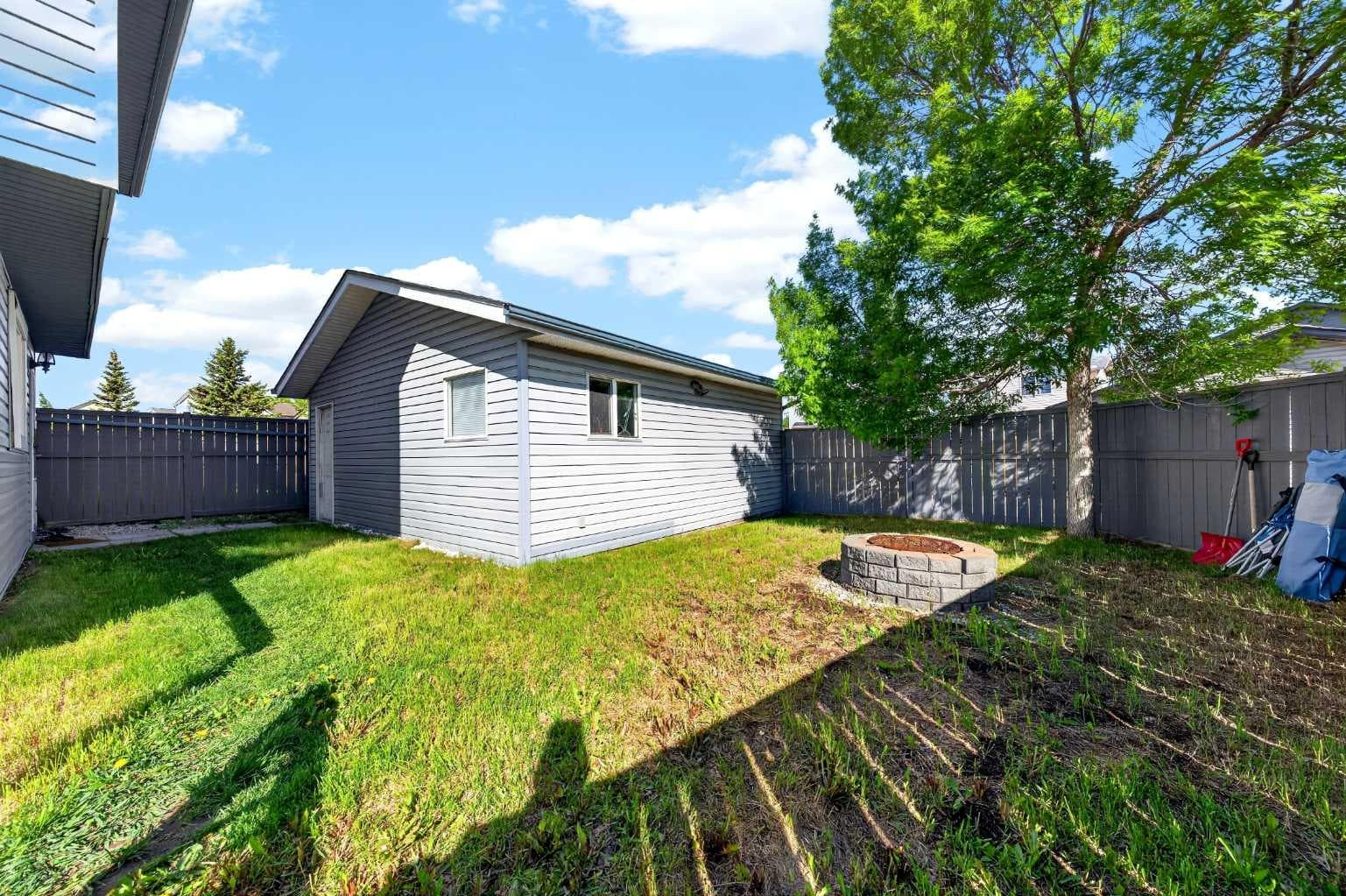 391 Country Hills Place NW