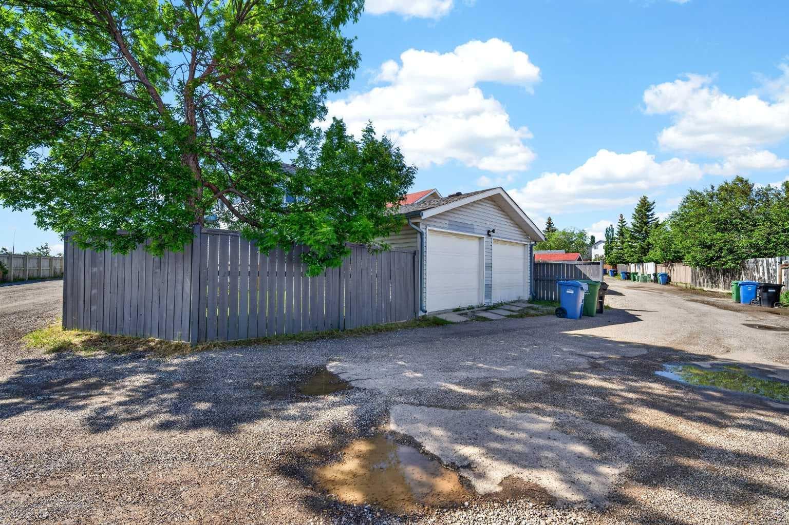 391 Country Hills Place NW