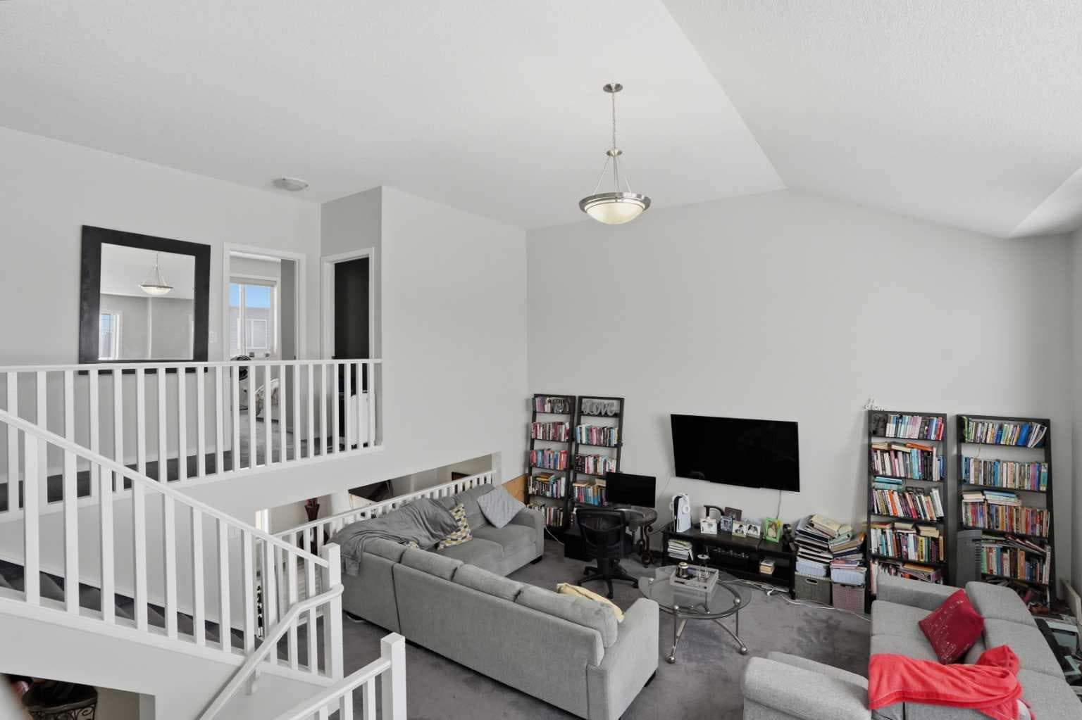 33 Carringwood Street NW